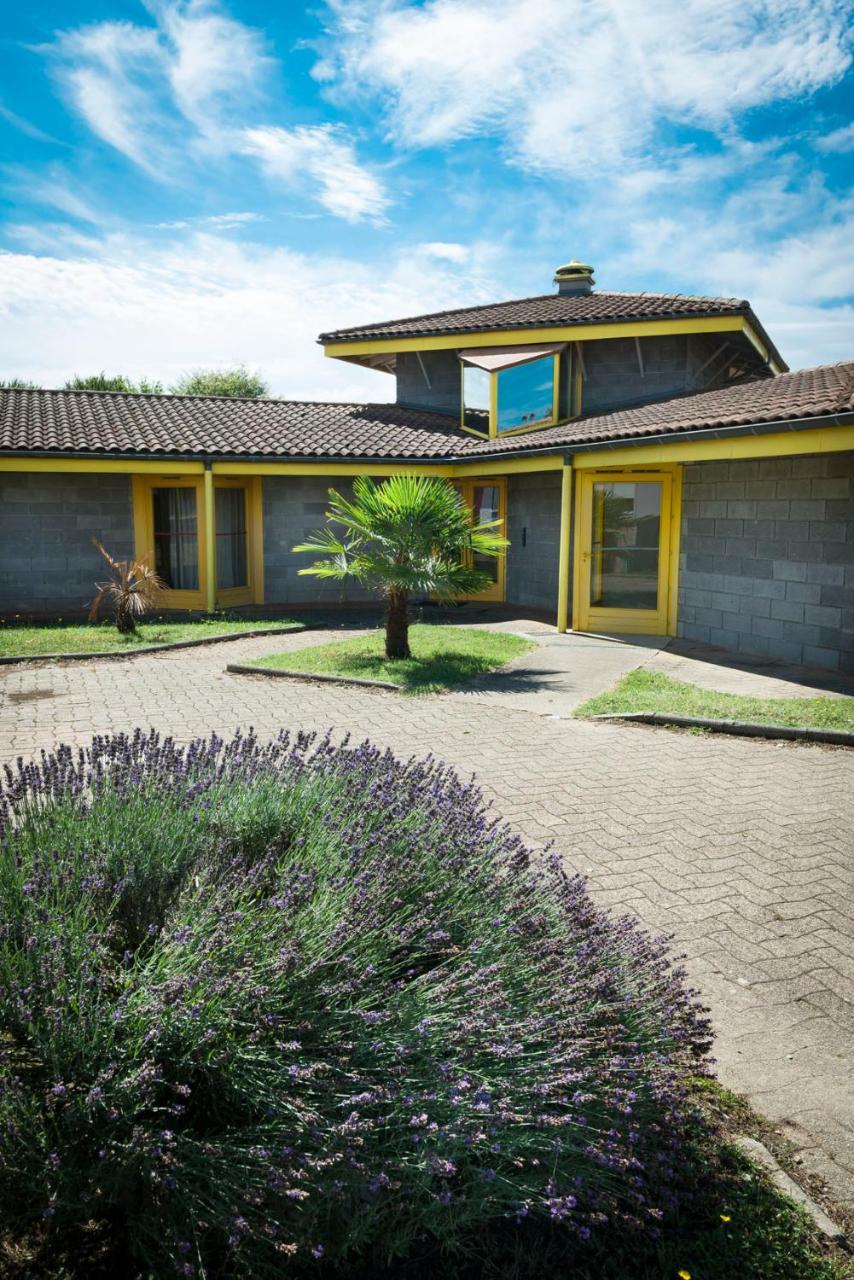 Domaine De Sainte-Croix Hotel Exterior photo